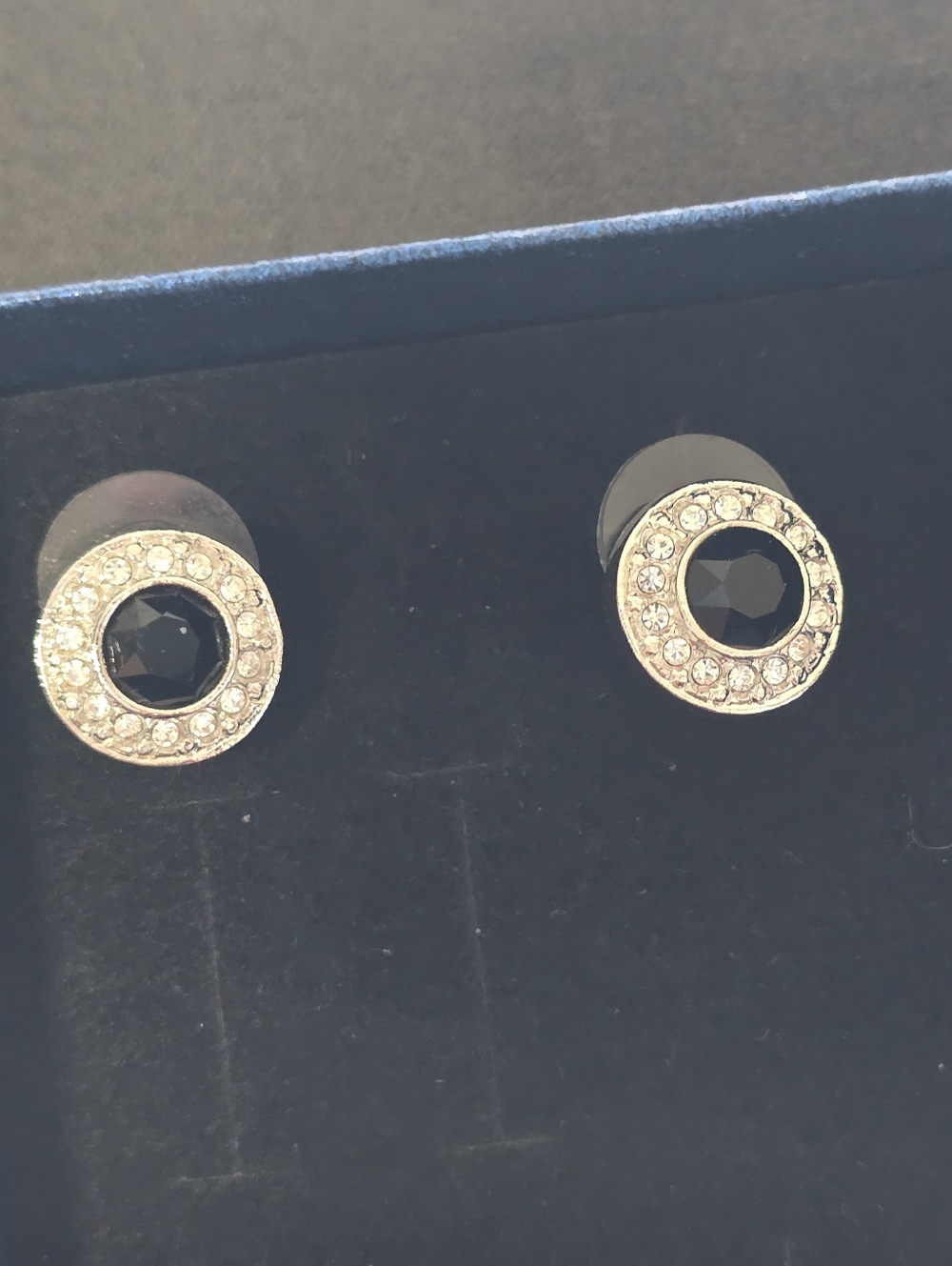 #2018 3 Pc SWAROVSKI SET: SILVER, Blk, Crystal, Stud Earrings & 18"Necklace - Picture 12 of 15